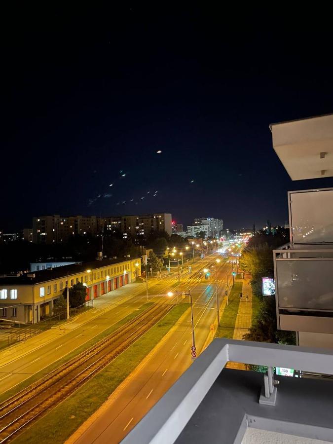 Fajny Apartament Z Parkingiem, Obok Metra. 华沙 外观 照片