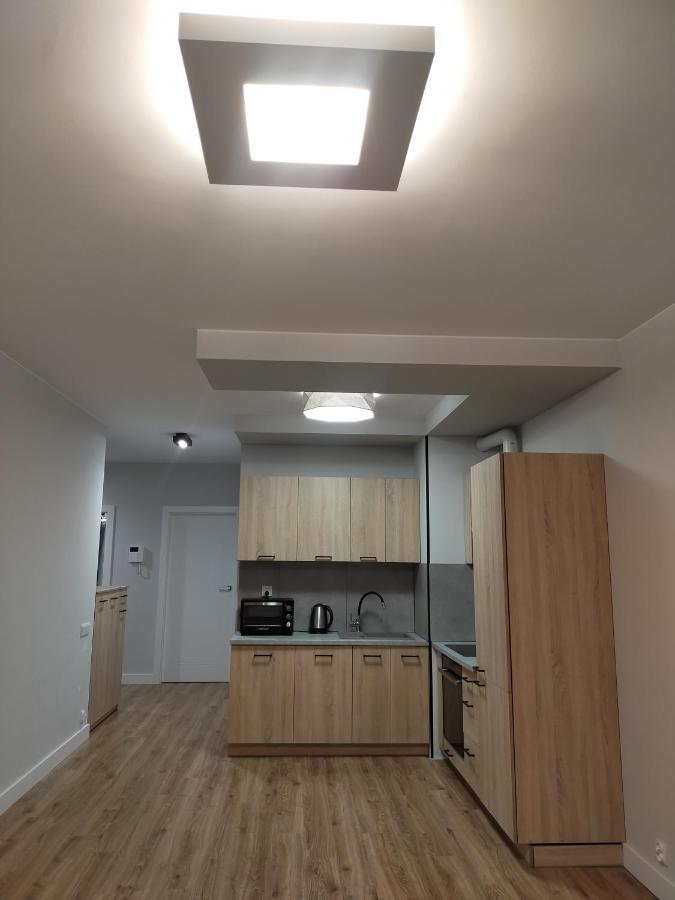 Fajny Apartament Z Parkingiem, Obok Metra. 华沙 外观 照片