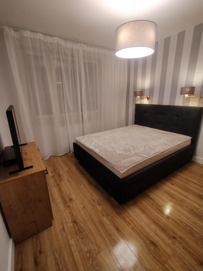 Fajny Apartament Z Parkingiem, Obok Metra. 华沙 外观 照片