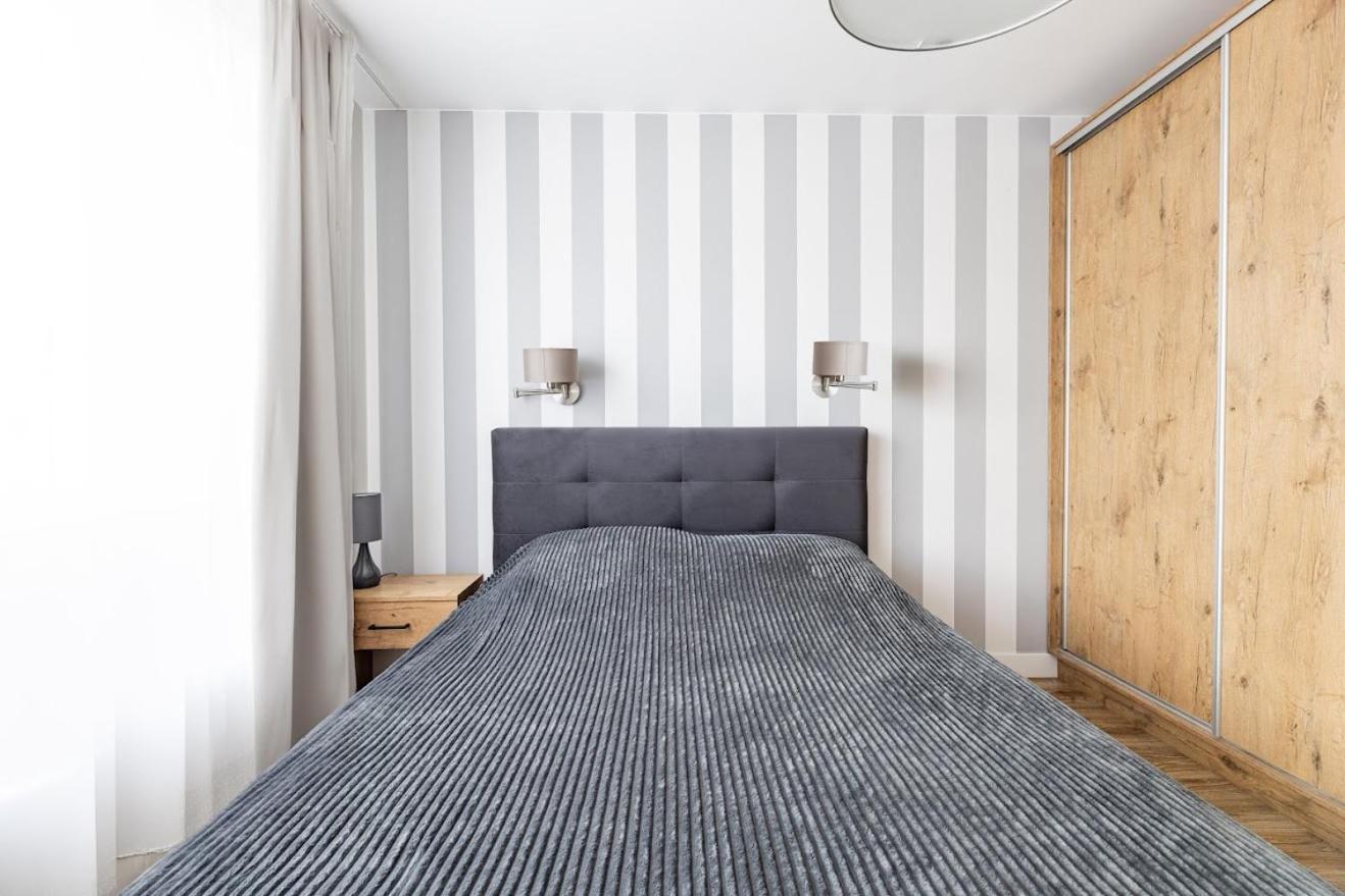 Fajny Apartament Z Parkingiem, Obok Metra. 华沙 外观 照片