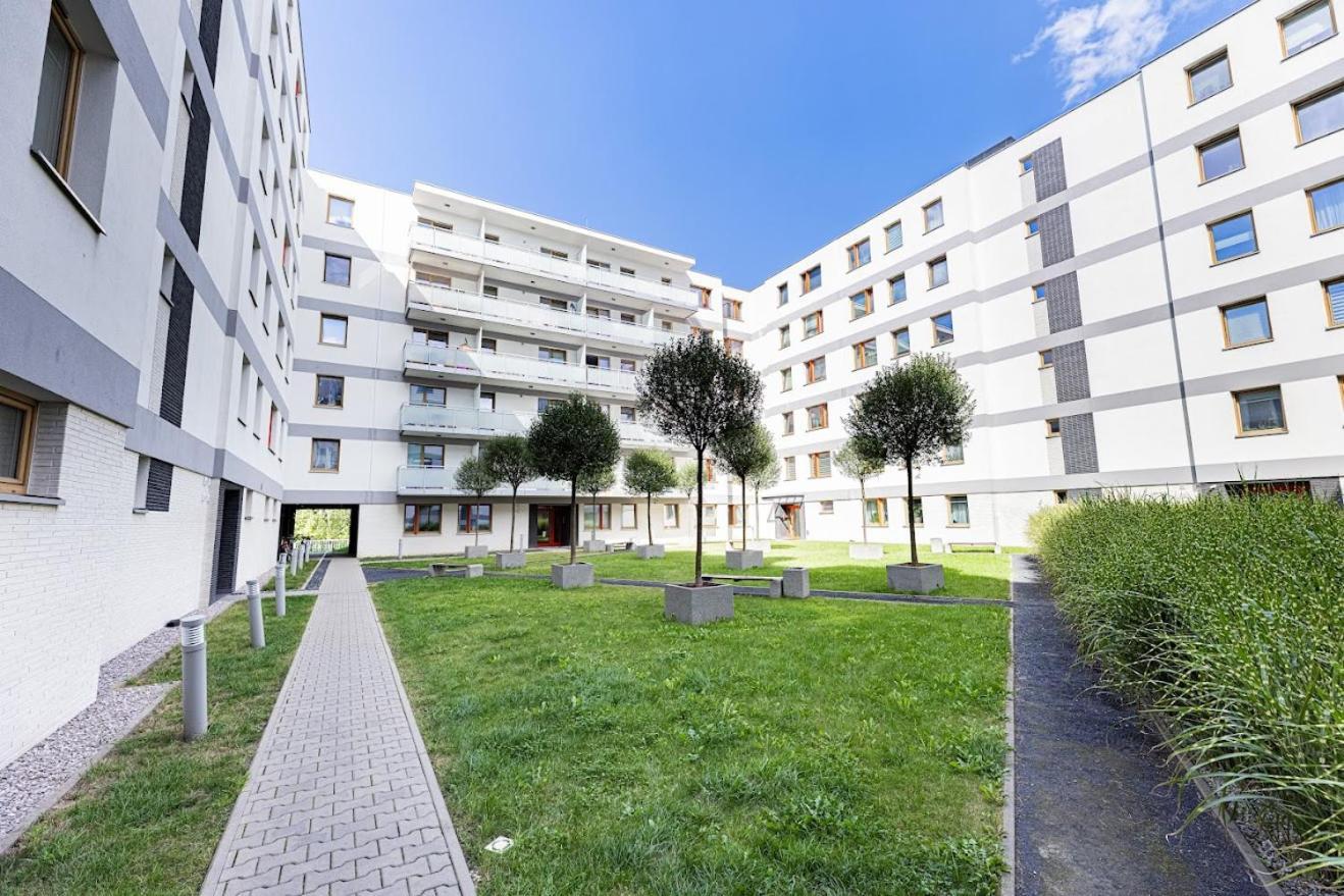Fajny Apartament Z Parkingiem, Obok Metra. 华沙 外观 照片