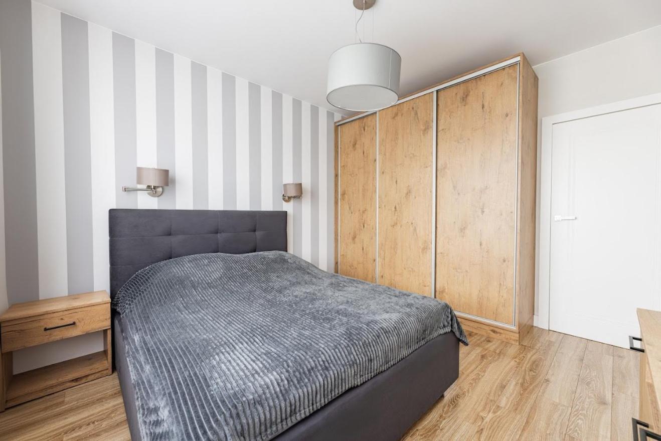 Fajny Apartament Z Parkingiem, Obok Metra. 华沙 外观 照片