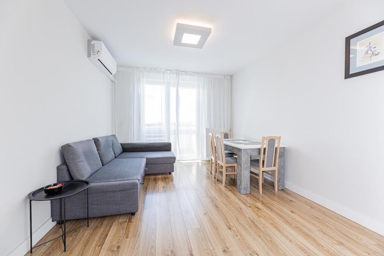 Fajny Apartament Z Parkingiem, Obok Metra. 华沙 外观 照片