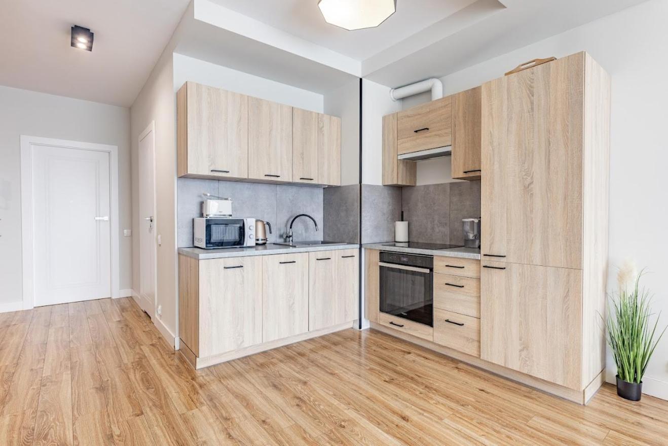 Fajny Apartament Z Parkingiem, Obok Metra. 华沙 外观 照片
