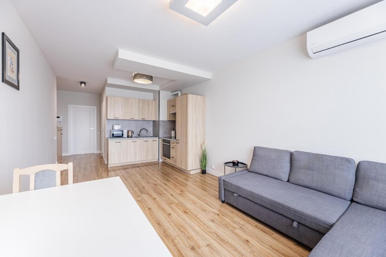 Fajny Apartament Z Parkingiem, Obok Metra. 华沙 外观 照片