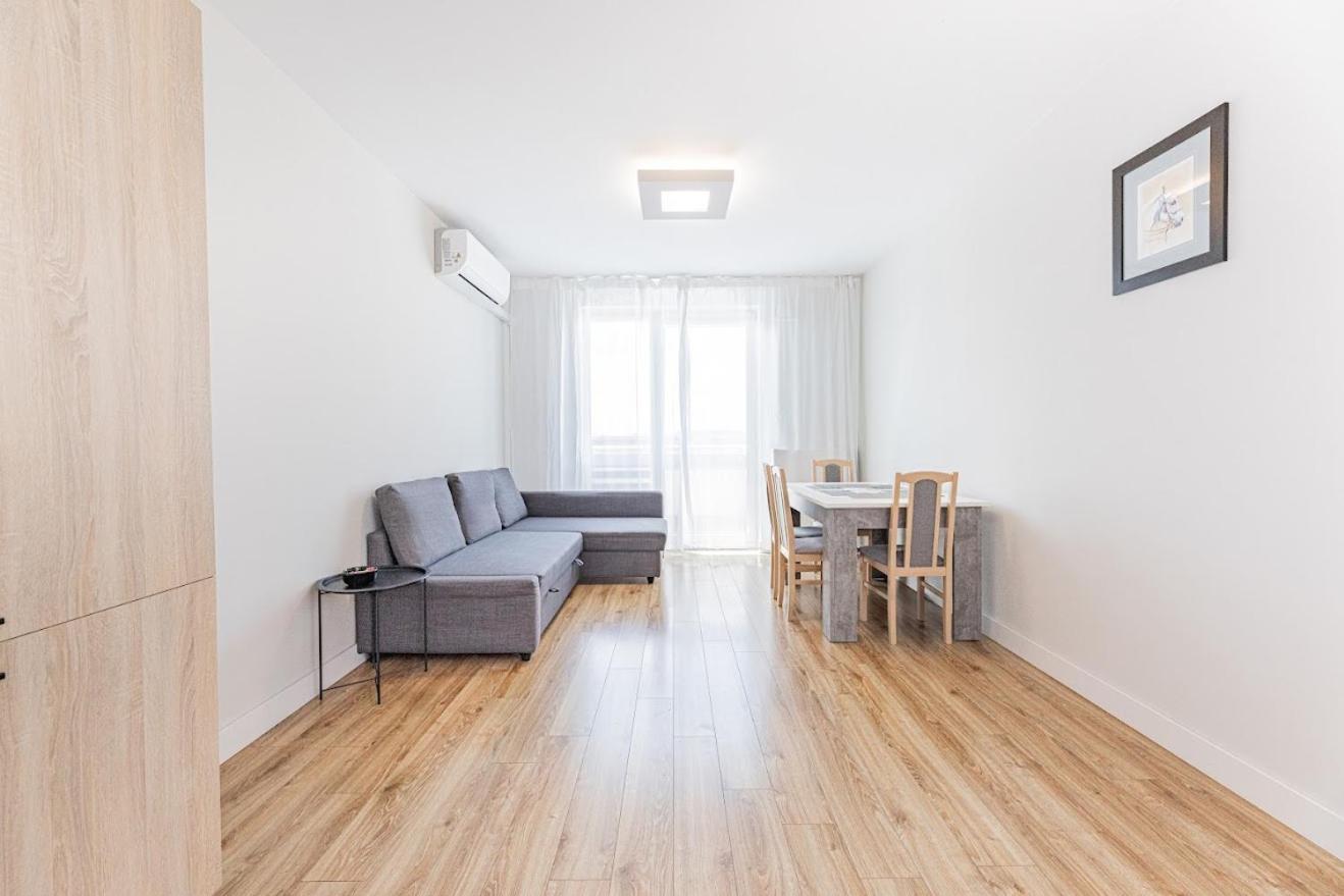 Fajny Apartament Z Parkingiem, Obok Metra. 华沙 外观 照片