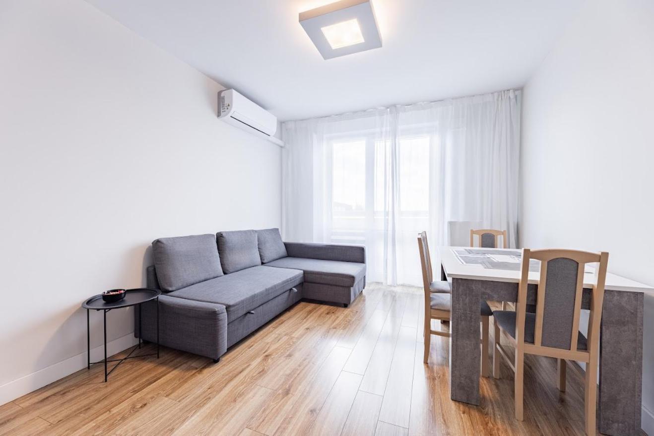 Fajny Apartament Z Parkingiem, Obok Metra. 华沙 外观 照片