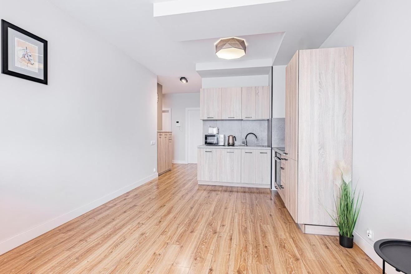Fajny Apartament Z Parkingiem, Obok Metra. 华沙 外观 照片