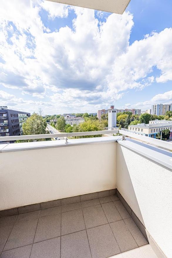 Fajny Apartament Z Parkingiem, Obok Metra. 华沙 外观 照片
