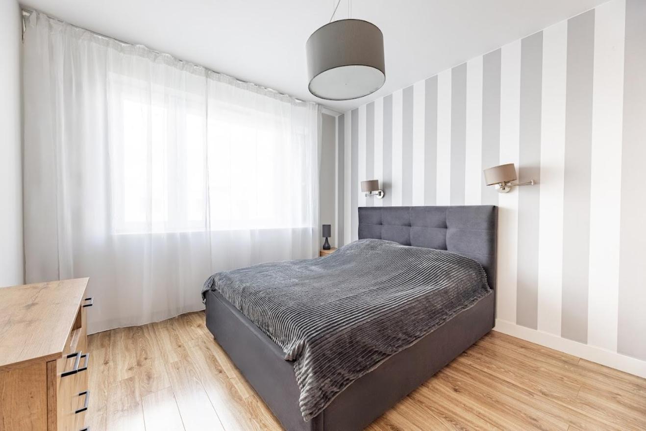 Fajny Apartament Z Parkingiem, Obok Metra. 华沙 外观 照片